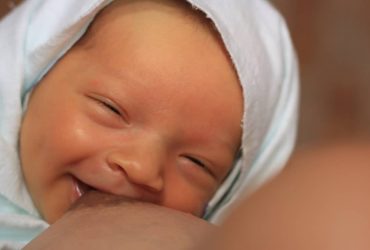 bebe mord allaitement que faire